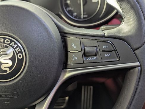 Used 2018 Alfa Romeo Stelvio Sport w/ Quick Order Package 22J Sport AWD/4WD image 8