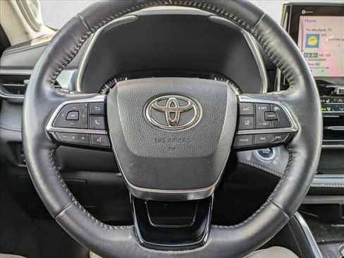Used 2020 Toyota Highlander Platinum image 12