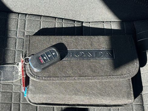 Used 2024 Honda HR-V LX image 9