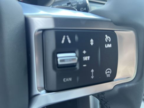 New 2025 Land Rover Discovery S image 11