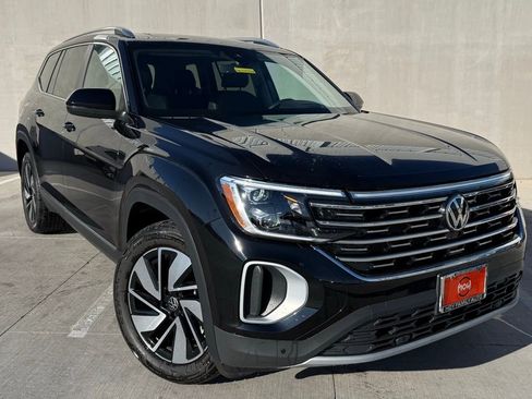 Used 2025 Volkswagen Atlas SEL image 1