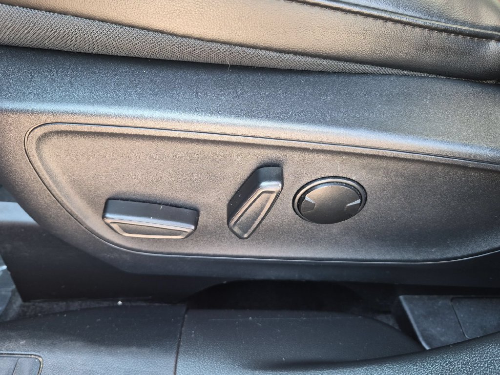 Used 2025 Ford Escape ST-Line AWD/4WD image 14