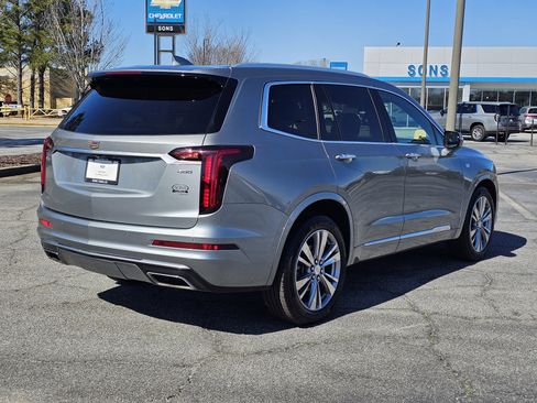 Used 2023 Cadillac XT6 Premium Luxury image 9