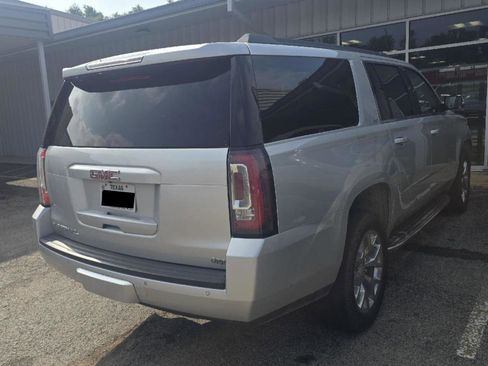 Used 2019 GMC Yukon XL SLT w/ Open Road Package RWD image 5