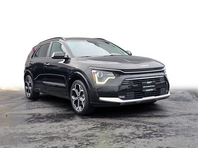 Used 2023 Kia Niro EX Touring