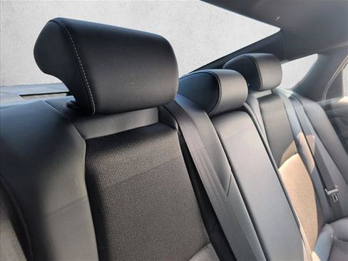 Used 2018 Honda Accord Sport image 18