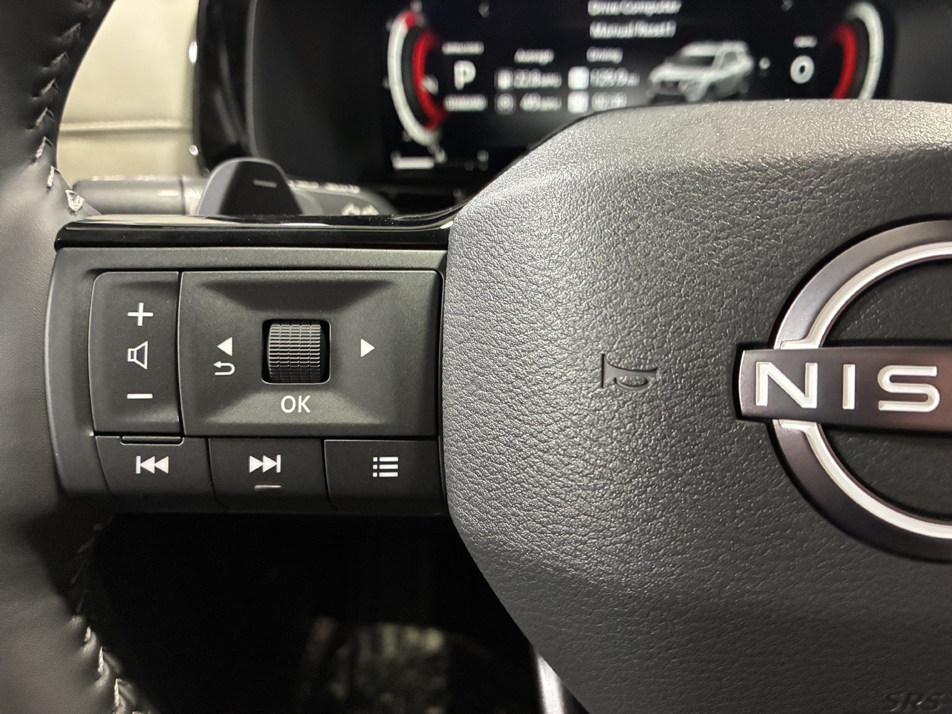 New 2026 Nissan Pathfinder SL FWD image 17