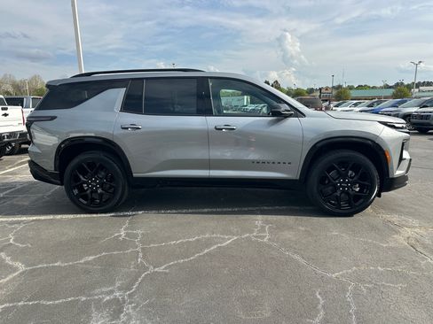 New 2026 Chevrolet Traverse RS w/ LPO, Floor Liner Package AWD/4WD image 10