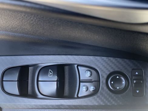 Used 2024 Nissan Altima 2.5 SV FWD image 25