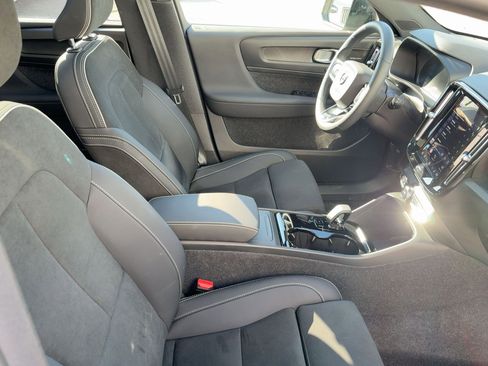 Certified 2023 Volvo XC40 Recharge Ultimate image 26