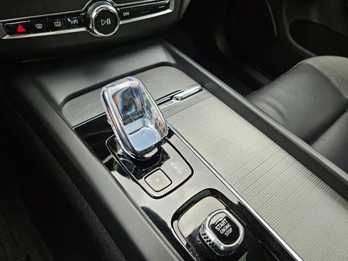 Used 2024 Volvo XC60 T8 Ultimate w/ Protection Package AWD/4WD image 25