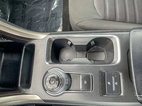 Used 2020 Ford Fusion SE FWD image 27
