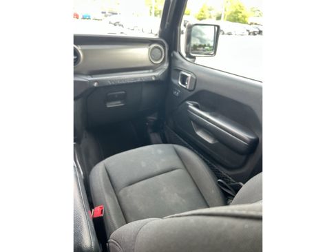 Used 2018 Jeep Wrangler Unlimited Sport S AWD/4WD image 8