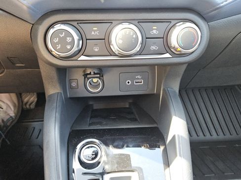 New 2025 Nissan Versa SV w/ Trunk Package FWD image 10
