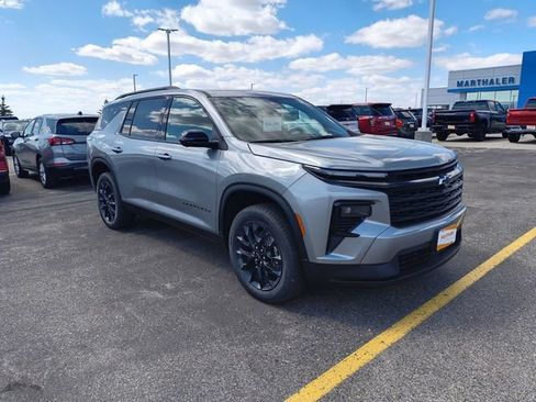 New 2026 Chevrolet Traverse LT w/ Midnight/Sport Edition AWD/4WD image 2