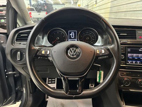 Used 2019 Volkswagen Golf S FWD image 11