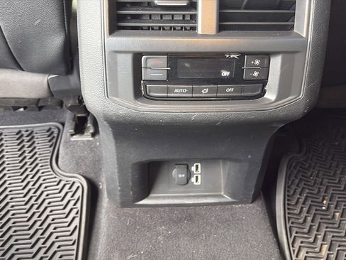 Used 2019 Volkswagen Atlas SE image 16