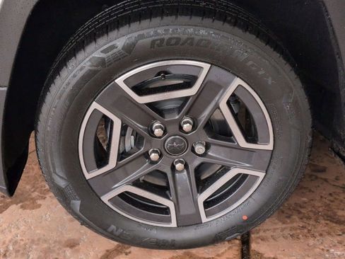 New 2026 Jeep Cherokee Limited image 8