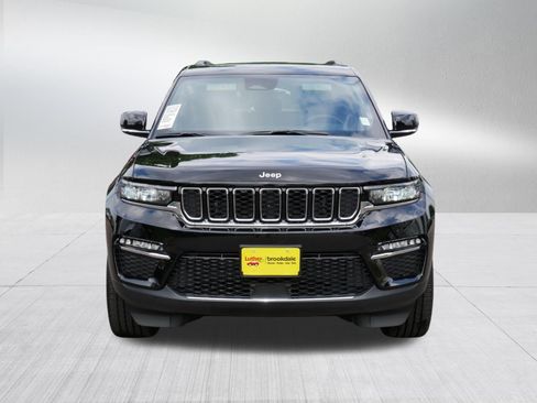 Used 2025 Jeep Grand Cherokee Limited w/ Trailer Tow Package AWD/4WD image 2