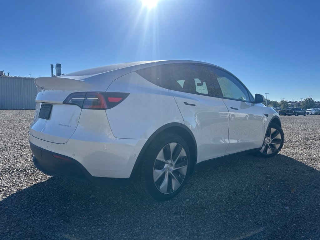 Used 2021 Tesla Model Y Long Range AWD/4WD image 11