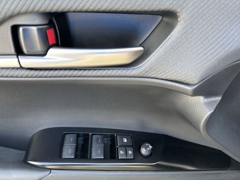 Used 2025 Toyota Camry SE w/ Convenience Package FWD image 20