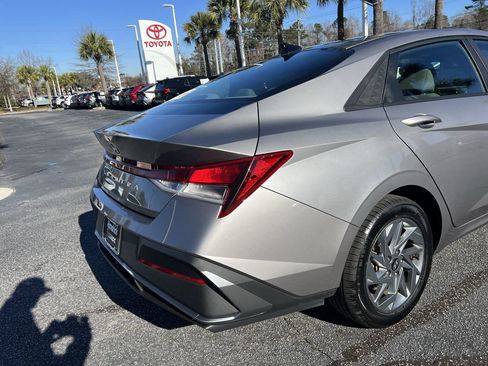 Used 2024 Hyundai Elantra SEL image 10