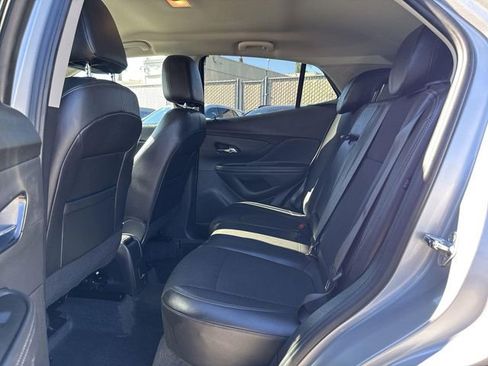 Used 2022 Buick Encore Preferred w/ Safety Package image 22