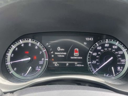 Used 2020 Toyota Highlander XLE FWD image 24