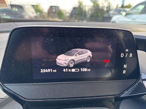 Used 2023 Volkswagen ID.4 Pro image 9