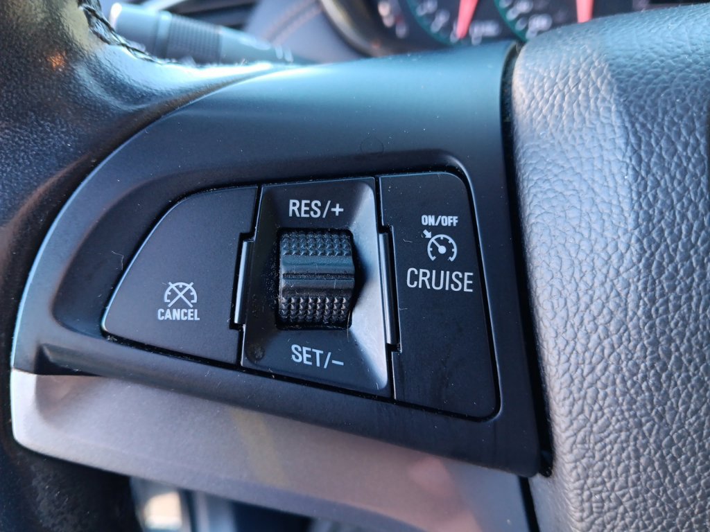 Used 2018 Chevrolet Trax LT w/ LT Convenience Package FWD image 15