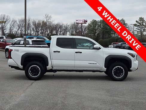 Used 2024 Toyota Tacoma TRD Off-Road image 6