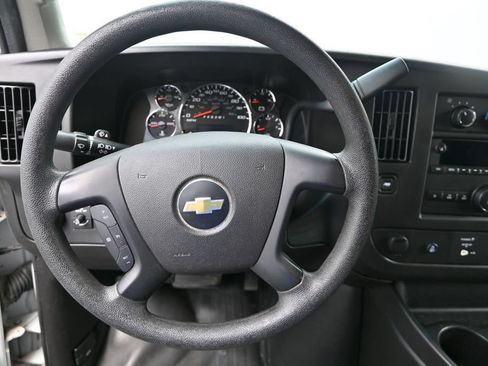 Used 2016 Chevrolet Express 2500 RWD image 19