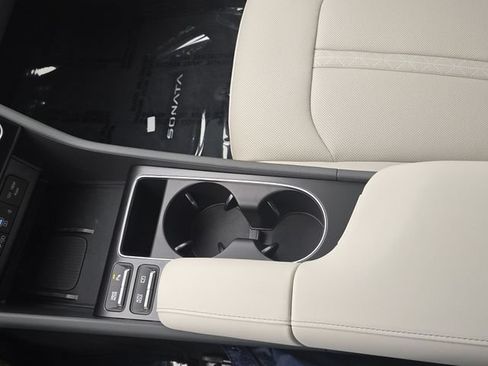 New 2025 Hyundai Sonata Limited FWD image 20