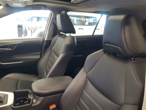 Used 2023 Toyota RAV4 XLE Premium image 19