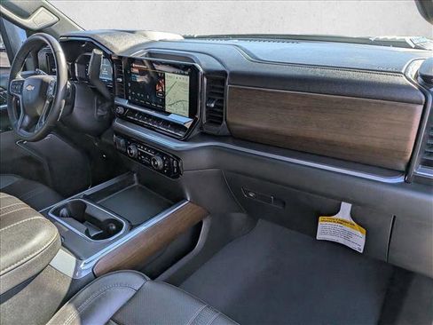 Certified 2025 Chevrolet Silverado 2500 High Country w/ High Country Premium Package AWD/4WD image 29