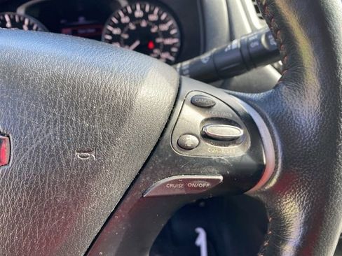 Used 2020 Nissan Pathfinder SL image 20