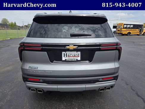 Used 2025 Chevrolet Traverse LT AWD/4WD image 5