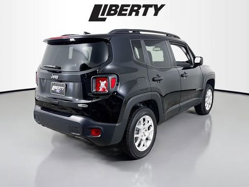 Used 2022 Jeep Renegade Latitude w/ Convenience Group image 7