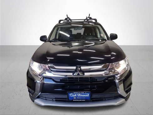 Used 2018 Mitsubishi Outlander ES AWD/4WD image 3