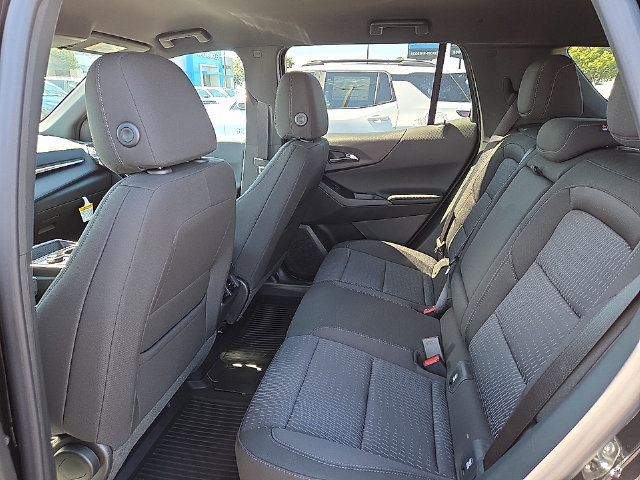 New 2027 Chevrolet Equinox LT w/ LPO, Floor Liner Package FWD image 8