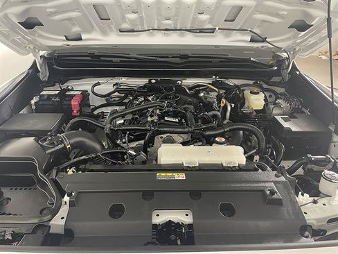 Certified 2025 Toyota Tacoma SR5 AWD/4WD image 21