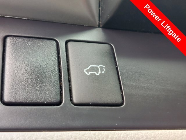 Used 2016 Toyota Highlander Limited AWD/4WD image 16