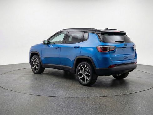 Used 2025 Jeep Compass Limited image 6