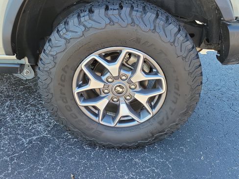 Used 2025 Ford Bronco Badlands AWD/4WD image 7