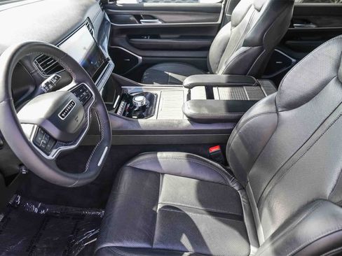 Used 2022 Jeep Wagoneer Series II image 15