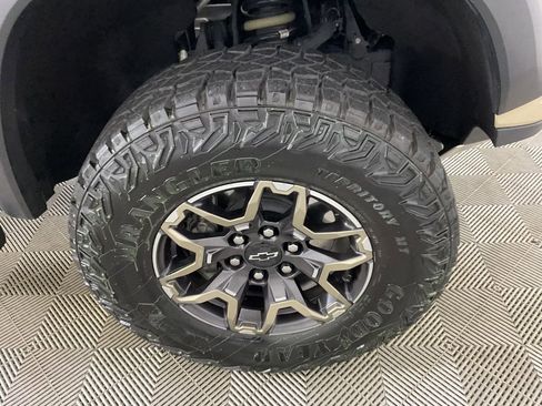 Used 2023 Chevrolet Colorado ZR2 image 11