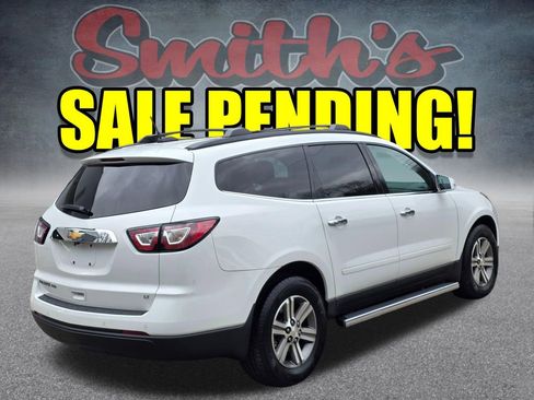 Used 2017 Chevrolet Traverse LT image 6