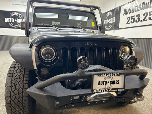 Used 2015 Jeep Wrangler Sport AWD/4WD image 2