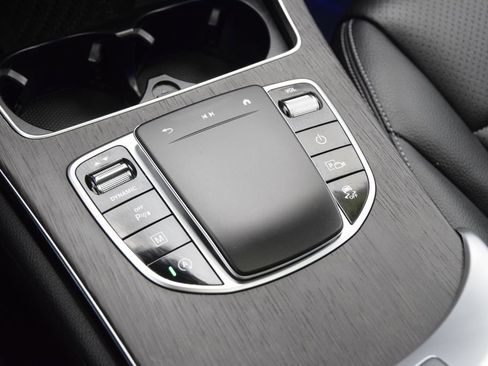 Used 2023 Mercedes-Benz GLC 300 4MATIC Coupe image 32