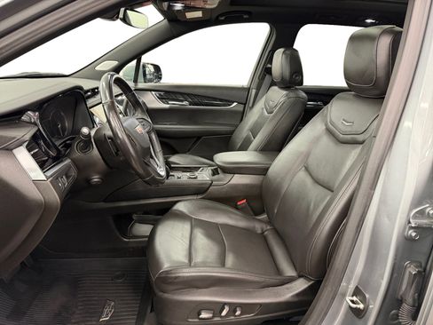 Used 2023 Cadillac XT6 Premium Luxury image 9